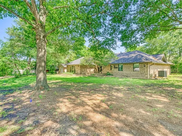 2010 Rockwood Dr, Bryan, TX 77807