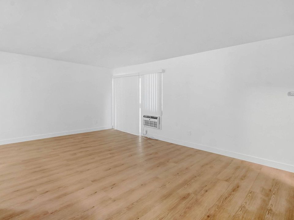 1st image of 930 N Martel Ave APT 305