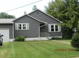 839 E Maple St, Hoopeston, IL 60942