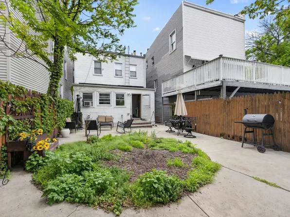 129 Avenue East image 1 of 20