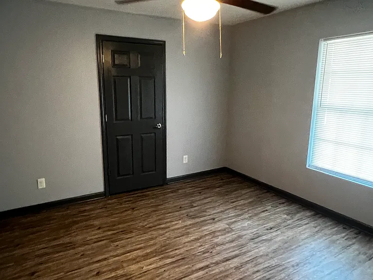 124 Tyler Rd — Photo 10