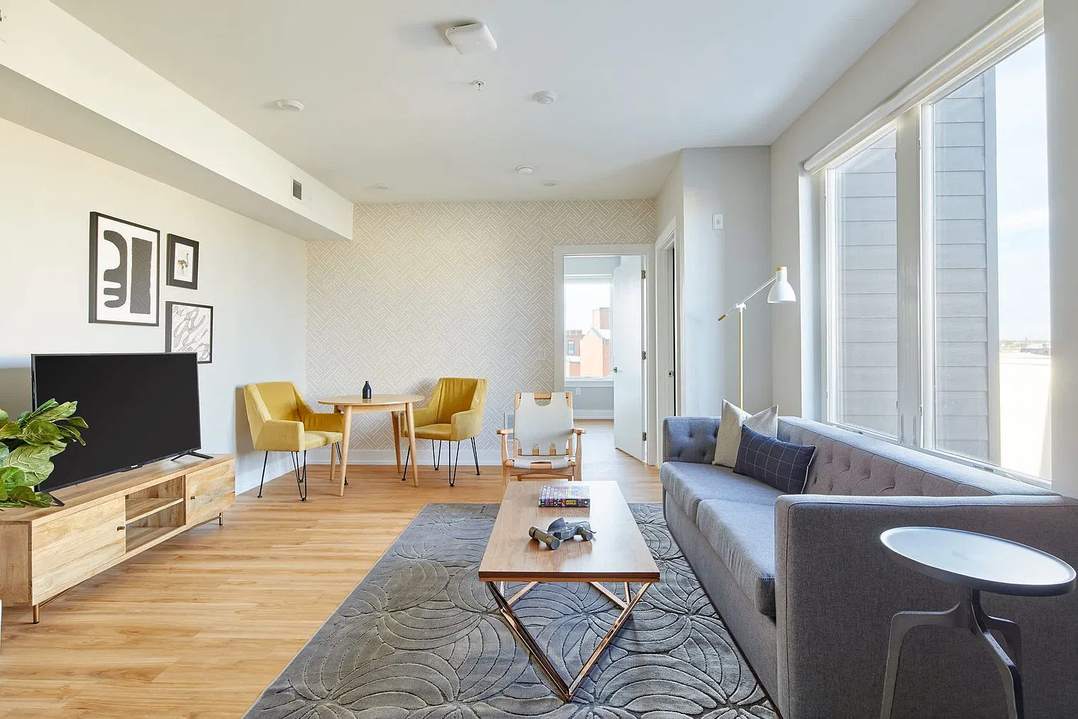 1 bed, 1.0 bath, 624 sqft, $2,612 — Photo 1
