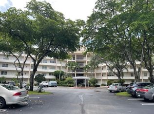 3800 Oaks Clubhouse Dr #3-8, Pompano Beach, FL 33069