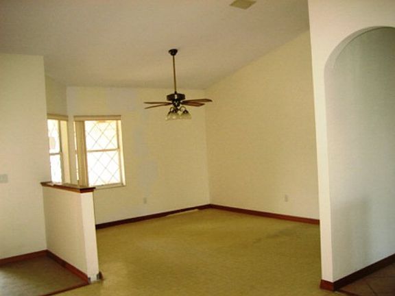 5th image of 14 Crandon Ct