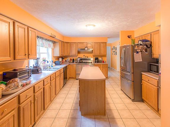 2nd image of 30 Belair Dr