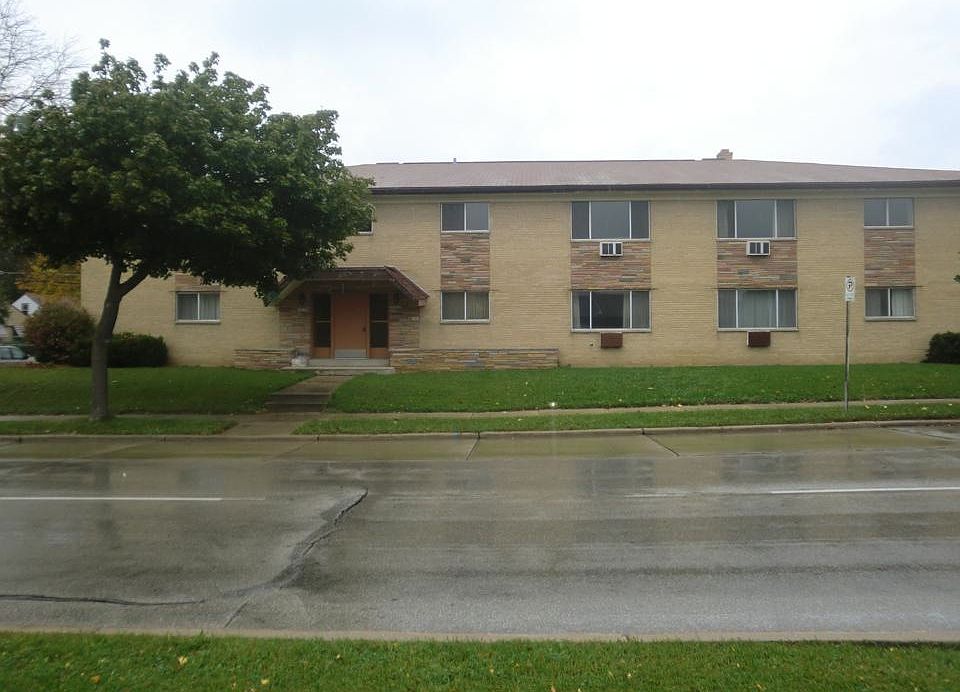 1st image of 10428 W Lincoln Ave APT 12