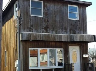 695 S 9th St, Lindenhurst, NY 11757