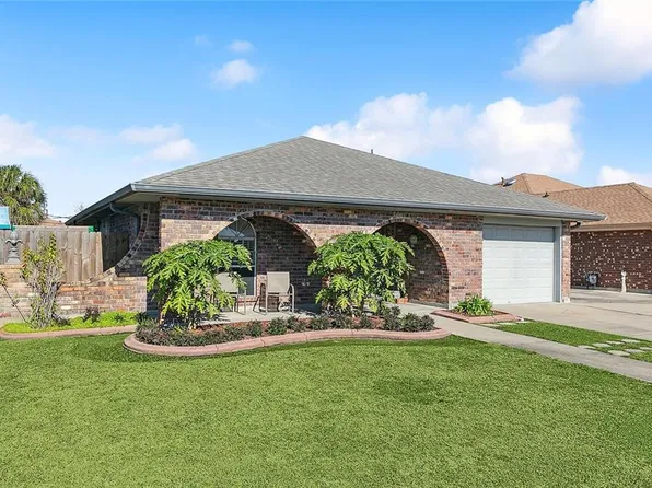 2224 Hampton Dr, Harvey, LA 70058