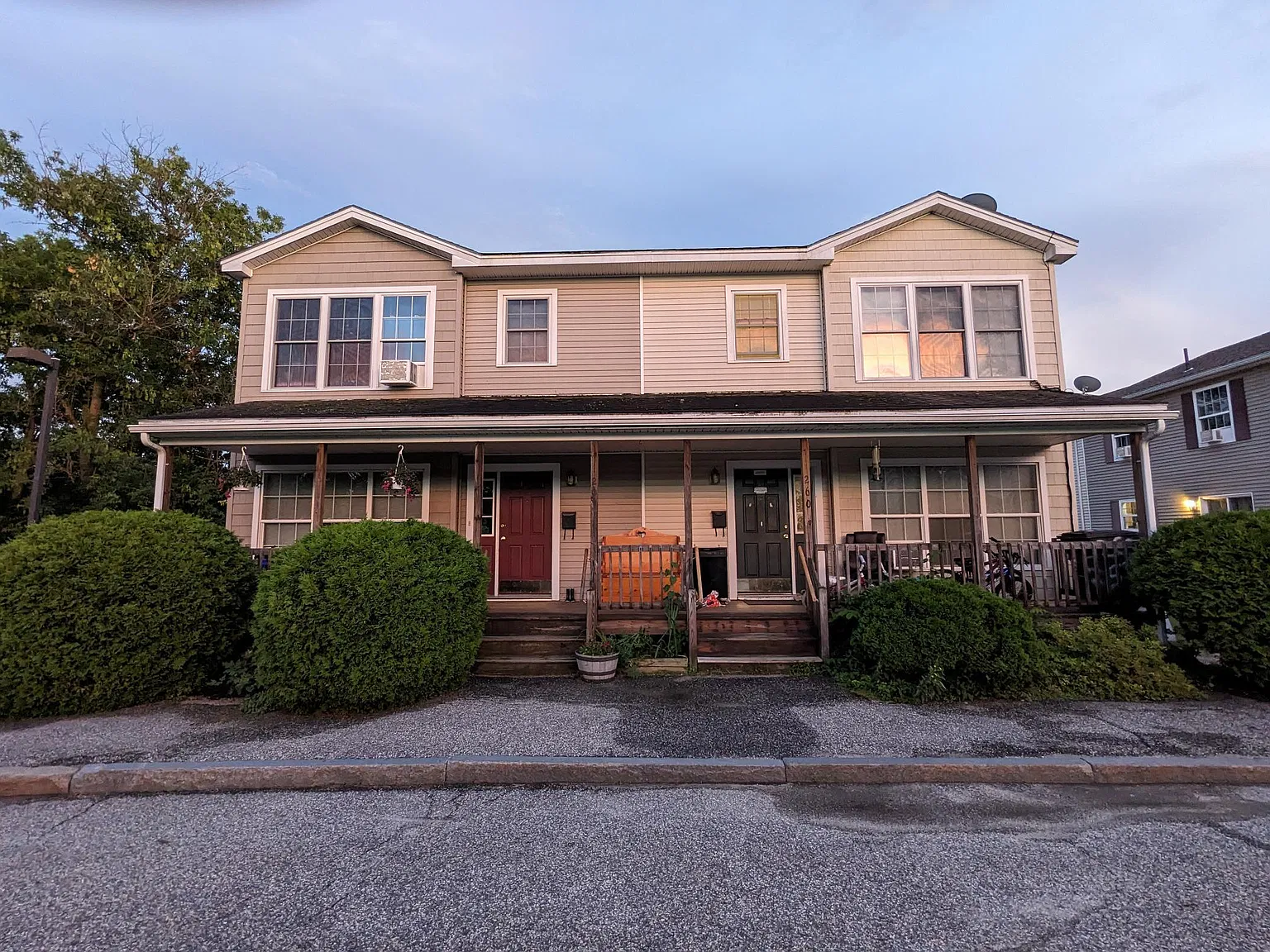 3 bed, 1.5 bath, 1344 sqft, $2,000 — Photo 1