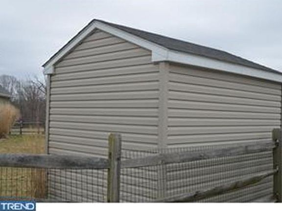4th image of 127 N Gabriel Dr