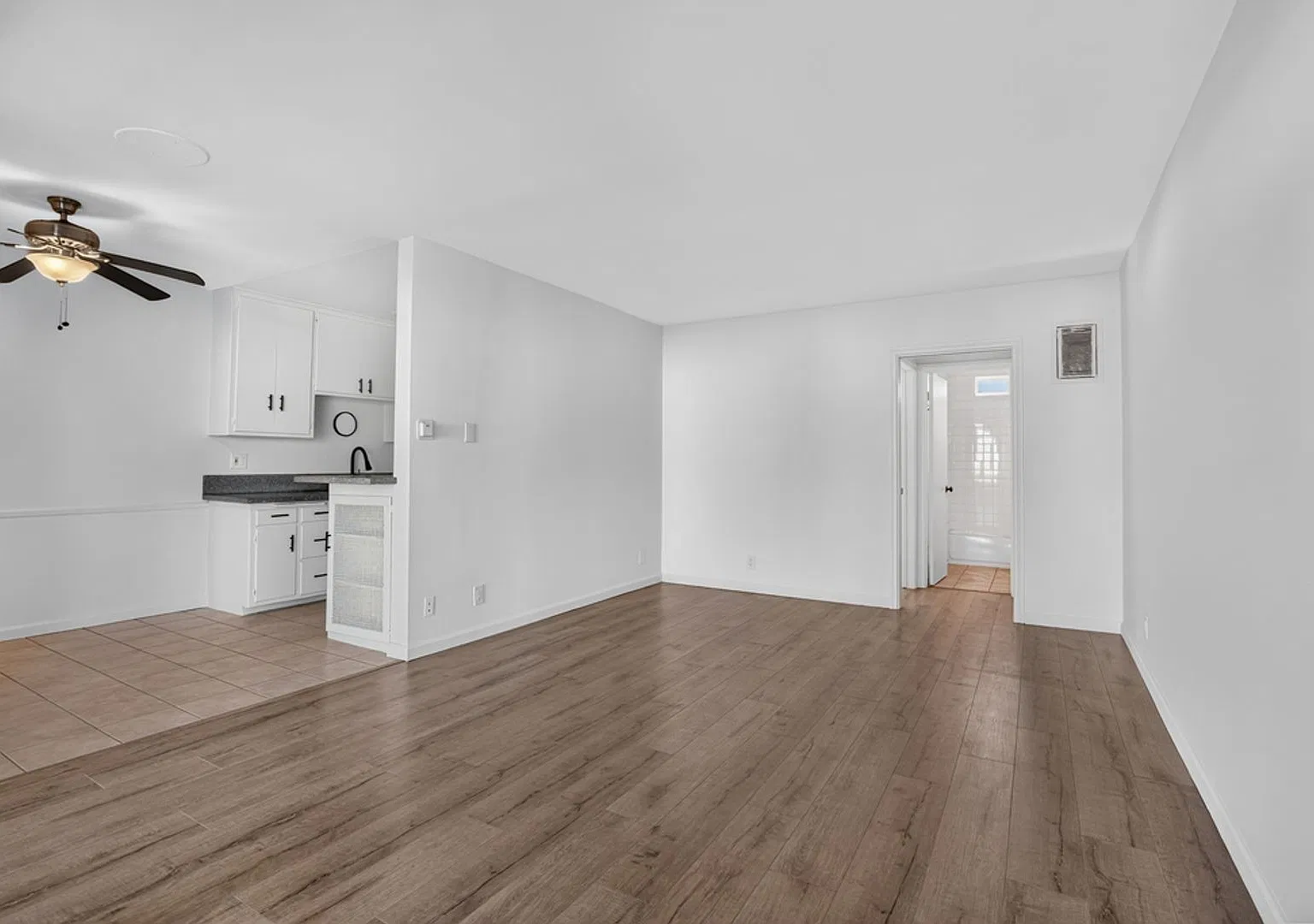 405 N Marengo Ave. — Photo 4