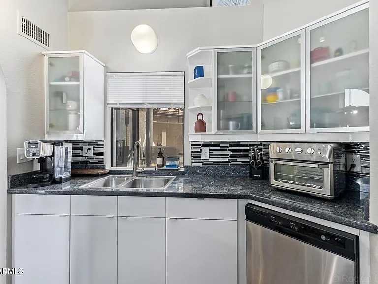 10301 N 70th St #210 — Photo 12