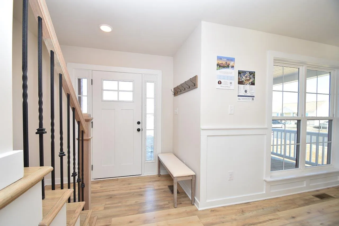 4 bed, 2.5 bath, 1984 sqft, $3,200 — Photo 2
