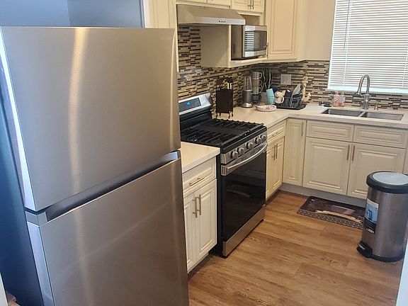 5th image of 8951 Kittyhawk Ave