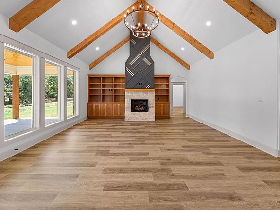 4th image of 17504 Sugar Bluff Ln