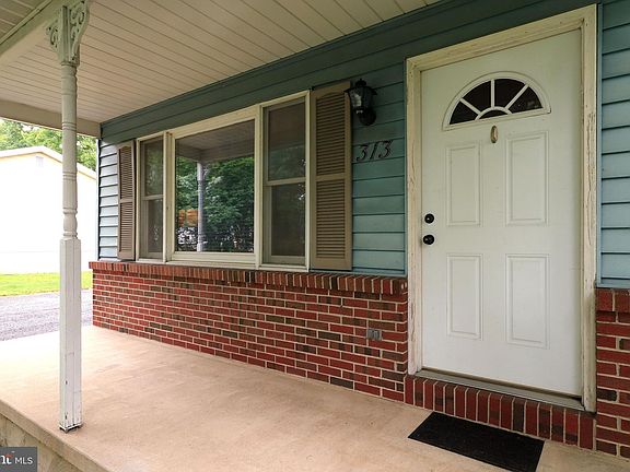 4th image of 313 N Vanessa Dr