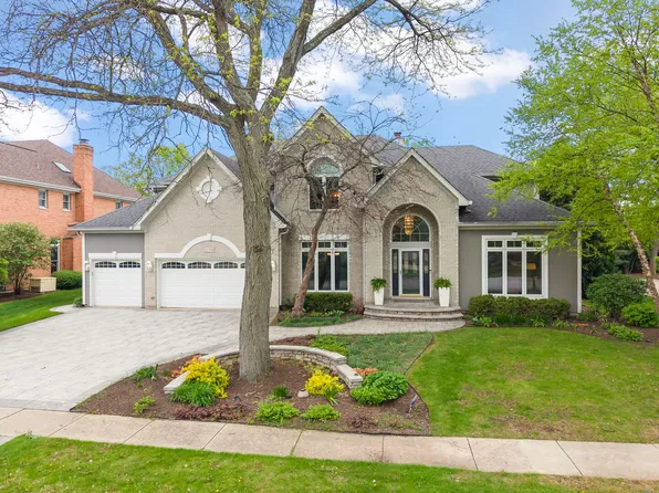 2S370 Canterbury Ct, Glen Ellyn, IL 60137