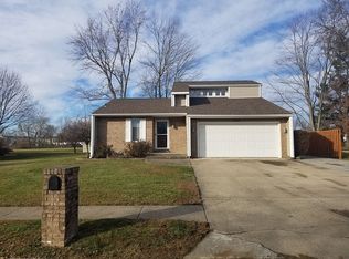 2005 S Redoak St, Effingham, IL 62401