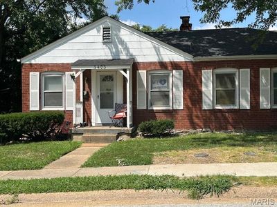 3409 Saint Gregory Ln, Saint Ann, MO, 63074