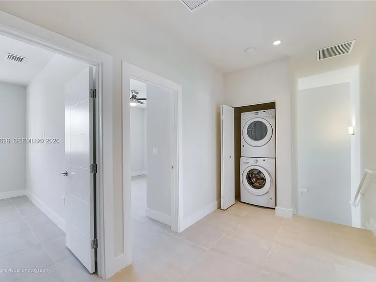 7701 SW 95th Ter #1 — Photo 9