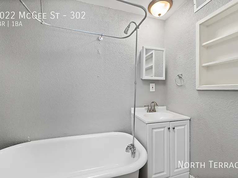 3022 McGee St #302 — Photo 12