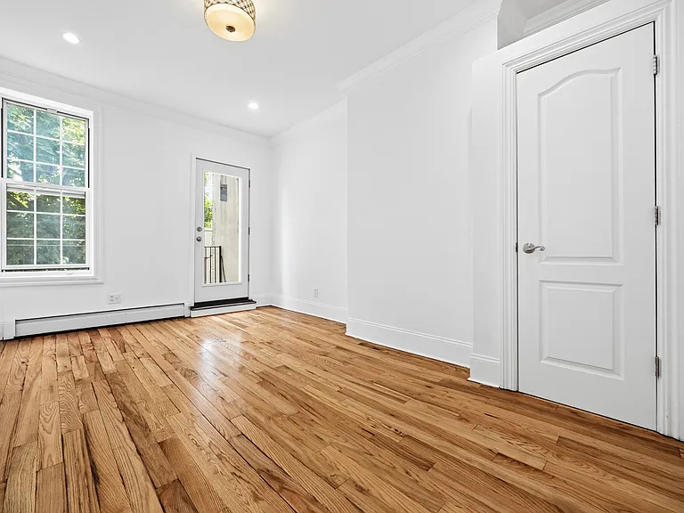 964 Madison St #3A — Photo 13