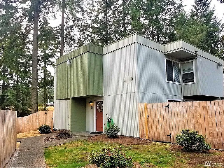 13055 Pacific Hwy SW #A — Photo 4