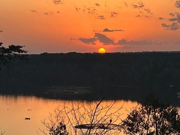 5th image of 219 Pine Ridge Rd