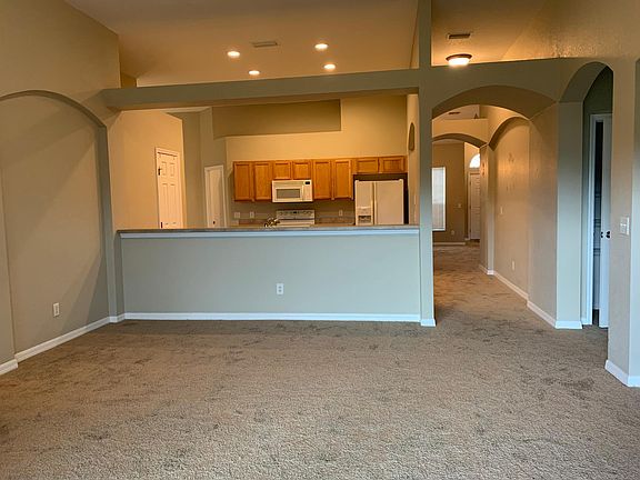 4th image of 242 Tower View Dr W
