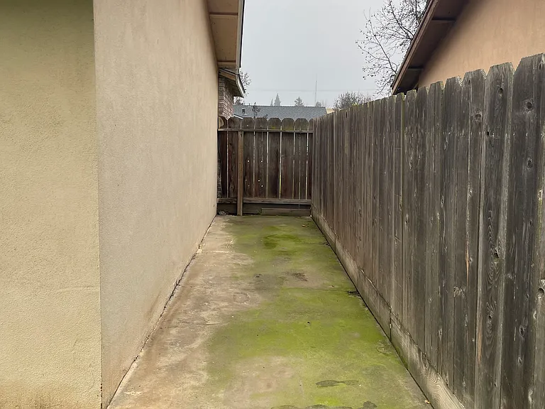 1333 Woodside Dr — Photo 12