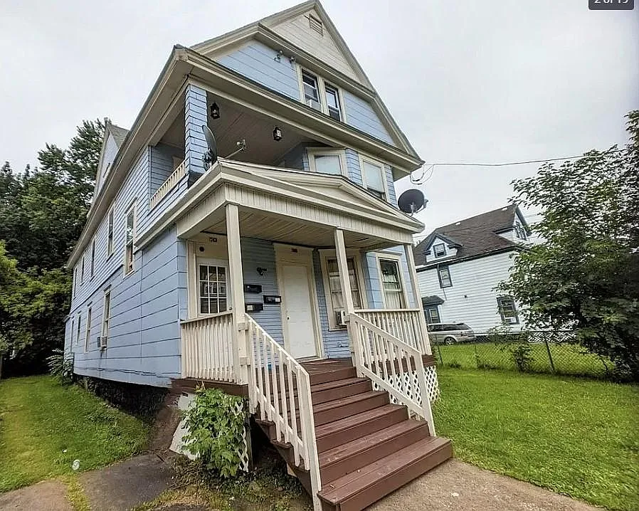 243 Webster Ave — Photo 2