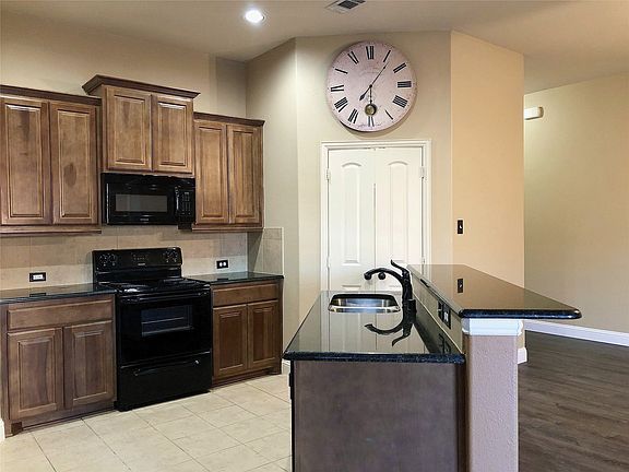 4th image of 1414 Thibodaux Dr