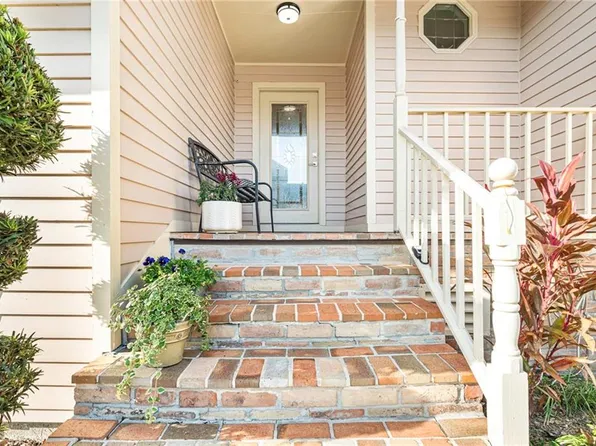 1902 Audubon Trce #1902, New Orleans, LA 70121
