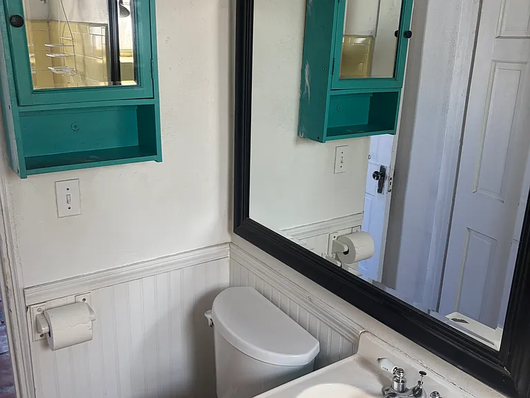 1211 E Adelaide Dr — Photo 1