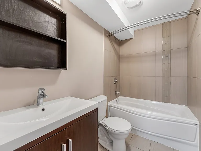 355 Gilmour St #2 — Photo 6