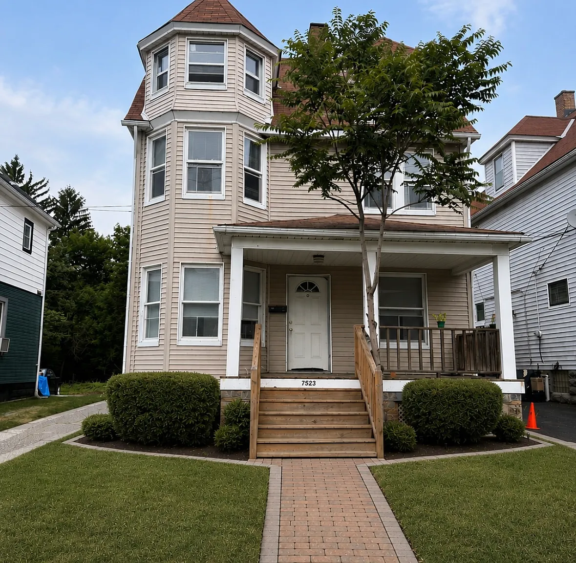4 bed, $1,450 — Photo 1