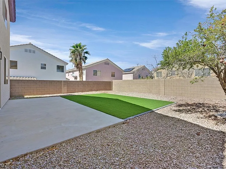 9316 Perennial Ave — Photo 4