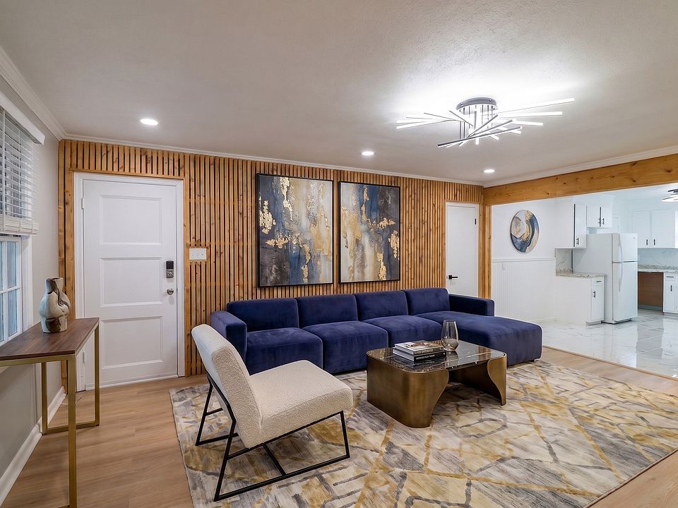 1st image of 9 Berkley Pl APT 2