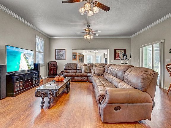 3rd image of 15008 Eileen Cir