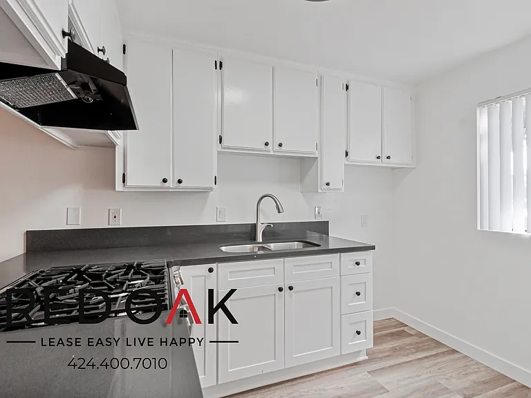 8614 Woodley Ave #219 — Photo 5