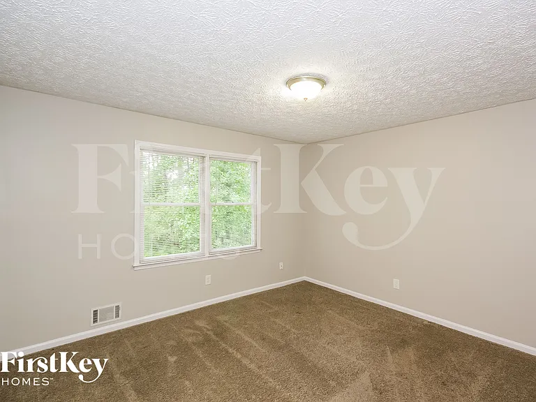 1105 Honeysuckle Dr — Photo 14