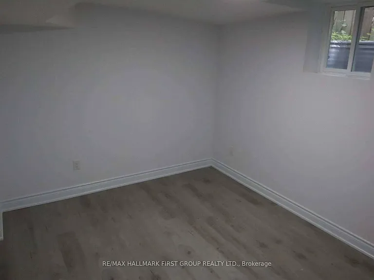1627 Baggins St #LOWER — Photo 12