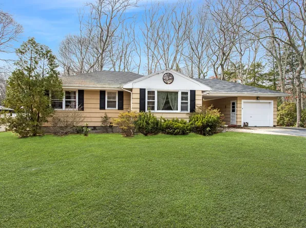 570 N North Bayview Road, Southold, NY 11971