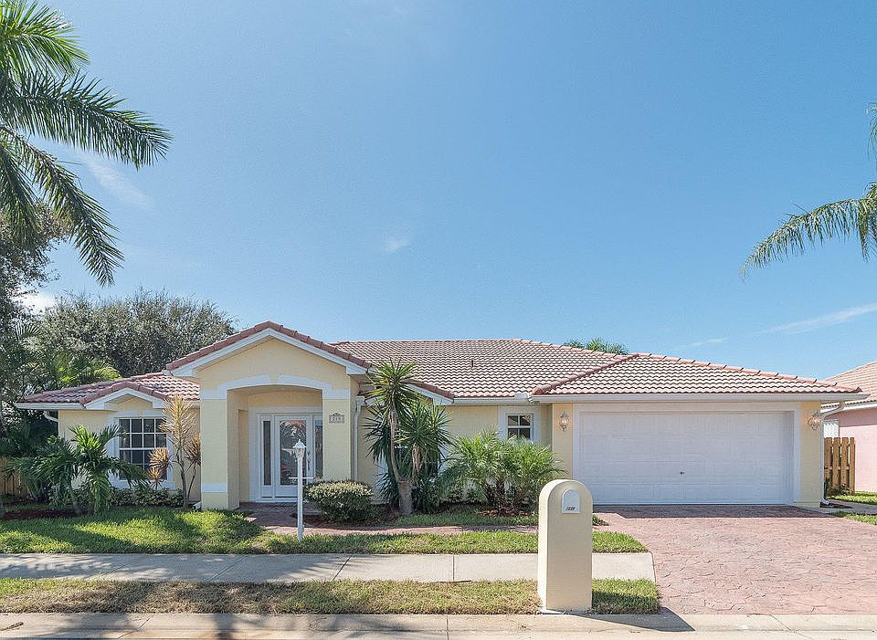 1st image of 213 Sanibel Way