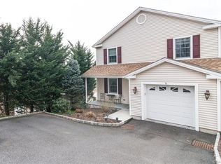 74 Henry St, Greenwich, CT 06830