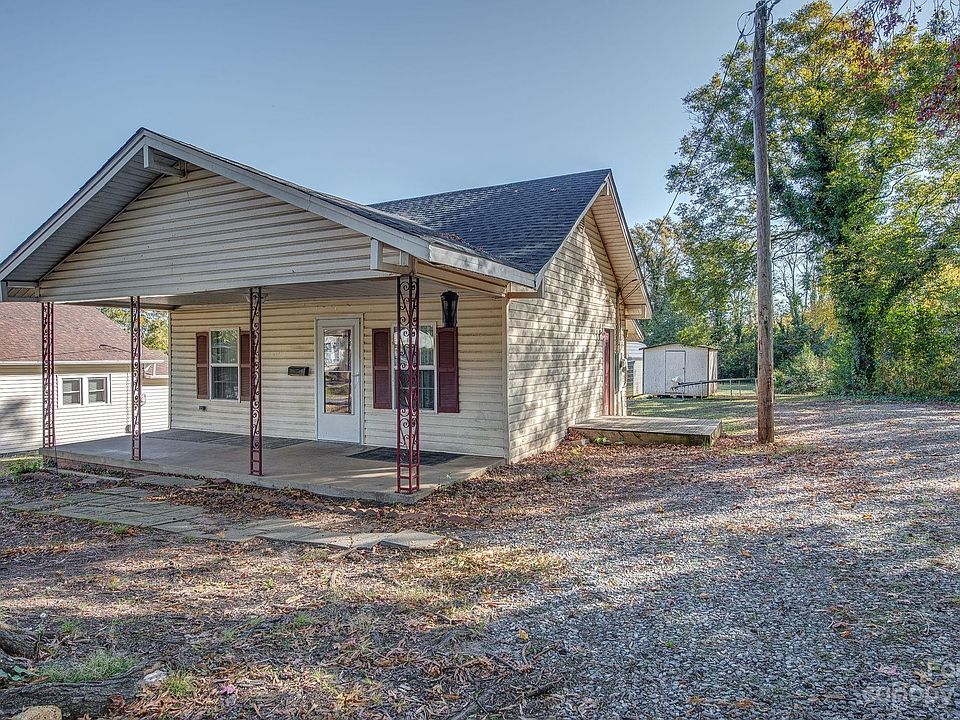 1st image of 204 N Dilling St