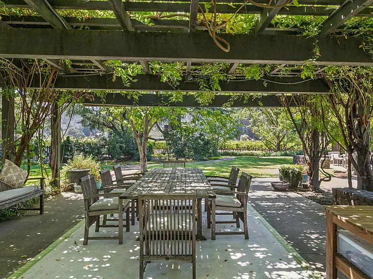 1819 Zinfandel Ln — Photo 43
