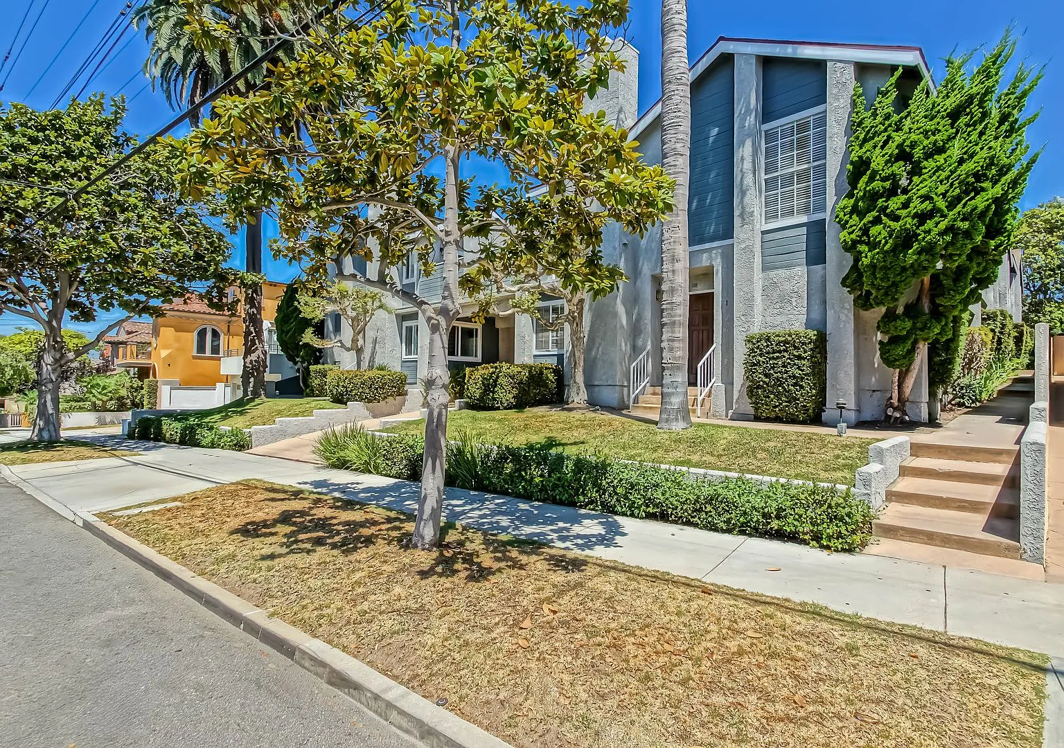 Remodeled, Bright & Airy, 2-Story Front Townhouse w/ Dual Primary Suite Layout, Bright & Open Liv... — Photo 3