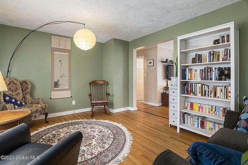 4th image of 3013 Evelyn Drive