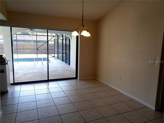 5th image of 18171 Edgewater Dr